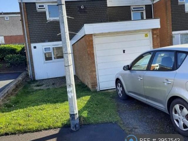 3 bedroom semi detached house to rent