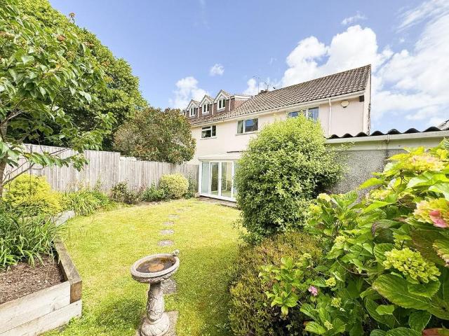 3 bedroom semi detached house to rent
