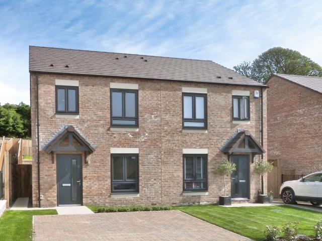 3 bedroom semi detached house to rent