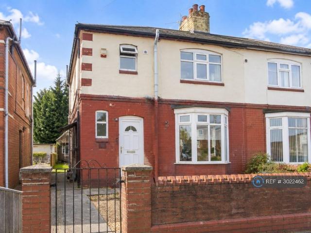 3 bedroom semi detached house to rent