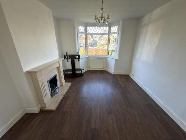 3 bedroom semi detached house to rent