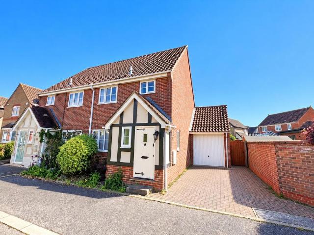 3 bedroom semi detached house to rent
