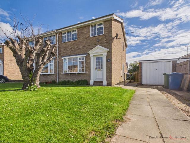 3 bedroom semi detached house to rent