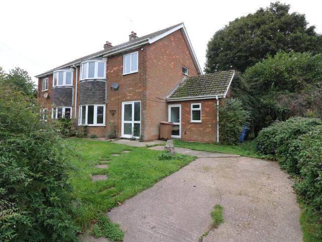 3 bedroom semi detached house to rent
