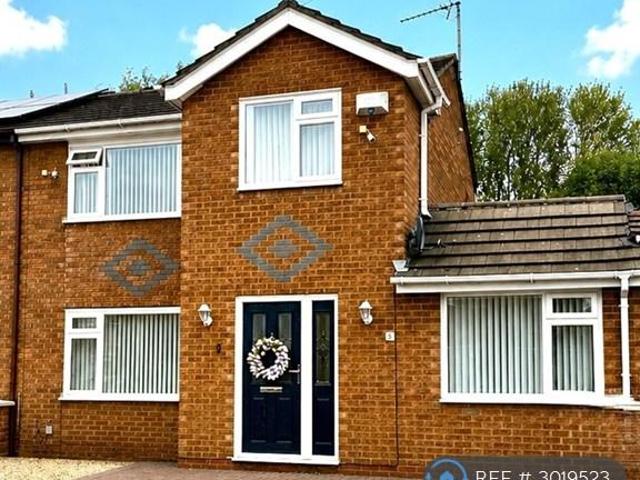 3 bedroom semi detached house to rent