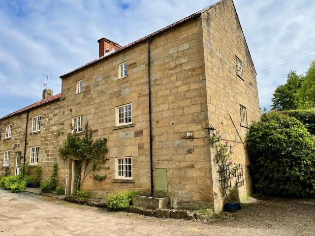 3 bedroom semi detached house to rent