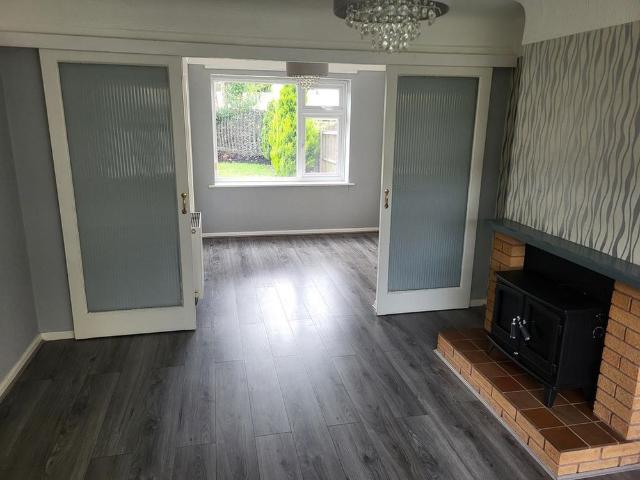 3 bedroom semi detached house to rent