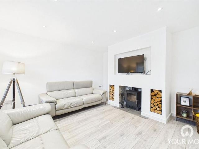 3 bedroom semi detached house to rent