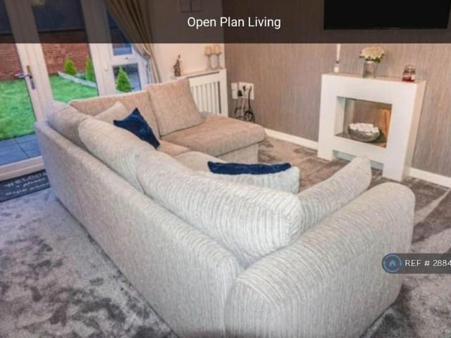 3 bedroom semi detached house to rent