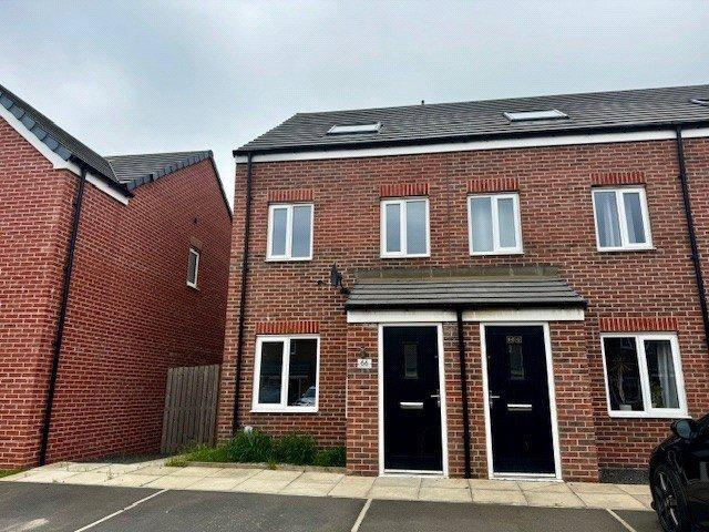 3 bedroom semi detached house to rent
