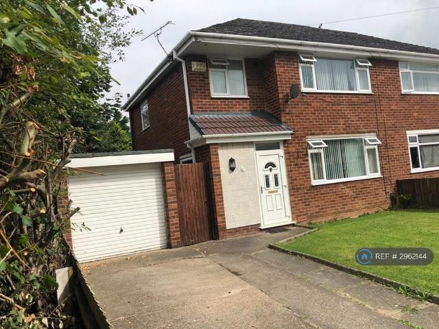 3 bedroom semi detached house to rent