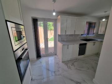 3 bedroom semi detached house to rent