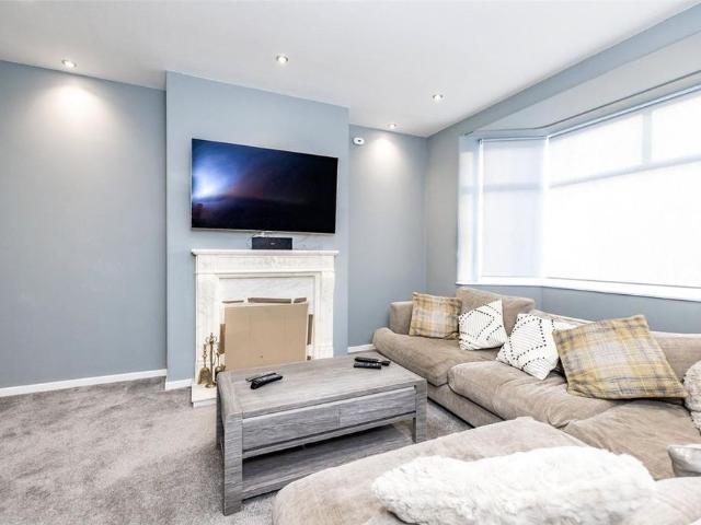 3 bedroom semi detached house to rent