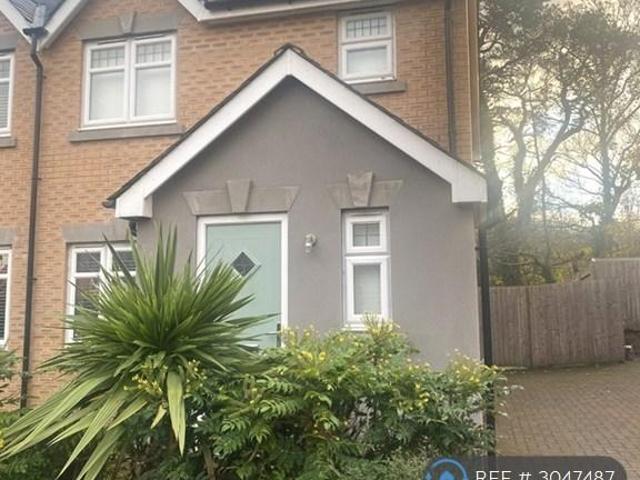 3 bedroom semi detached house to rent