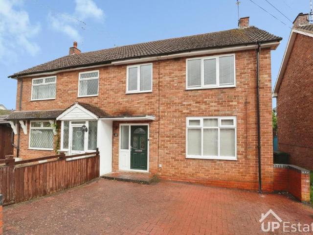 3 bedroom semi detached house to rent