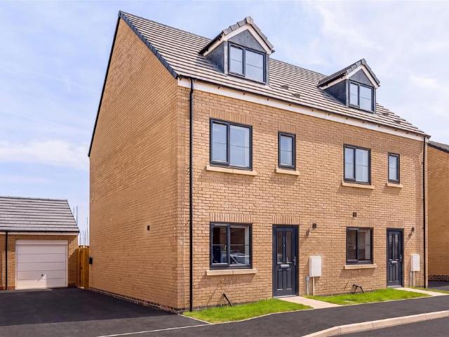 3 bedroom semi detached house to rent