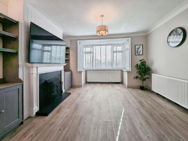 3 bedroom semi detached house to rent
