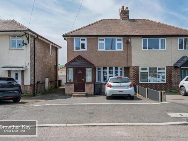 3 bedroom semi detached house to rent