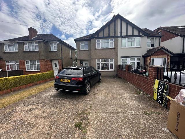 3 bedroom Semi detached house to rent