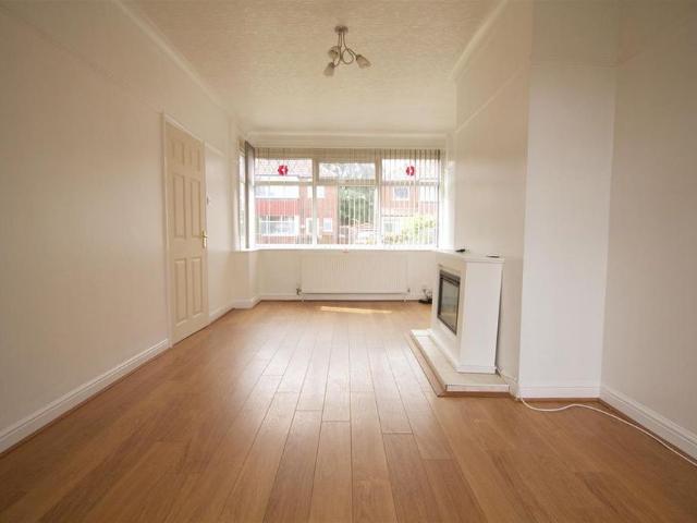 3 bedroom semi detached house to rent