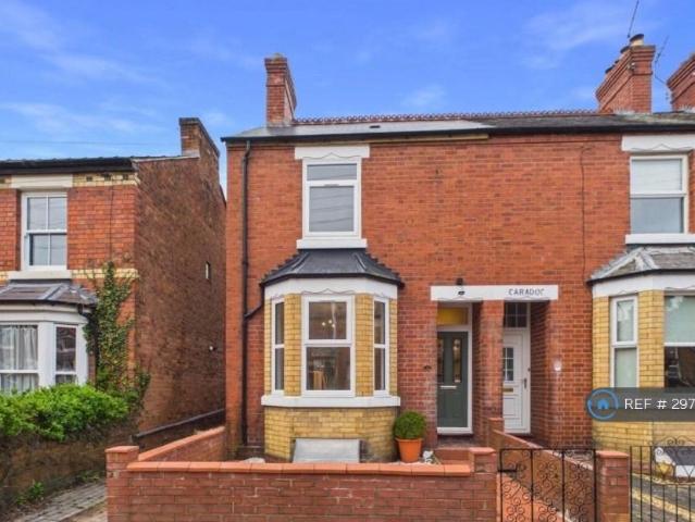 3 bedroom semi detached house to rent