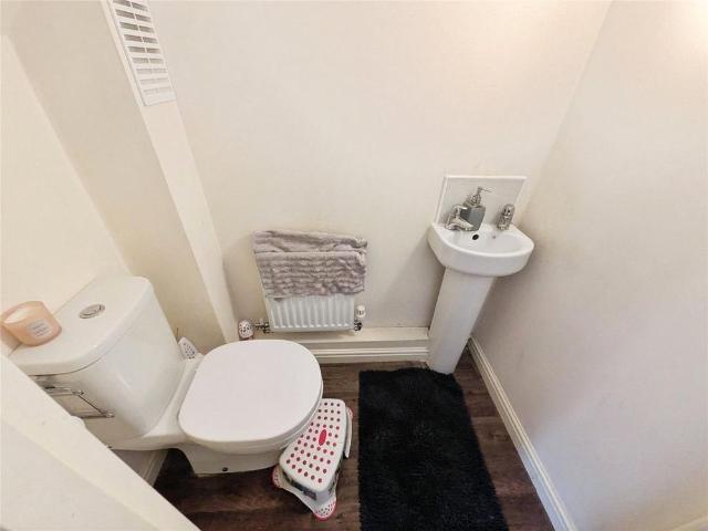 3 bedroom semi detached house to rent