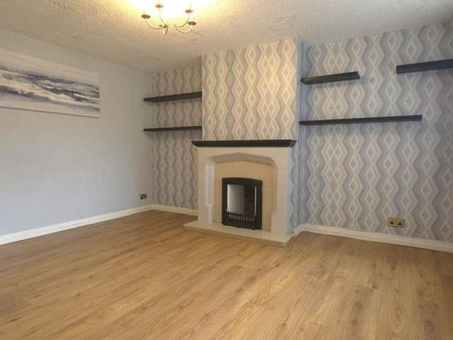 3 bedroom semi detached house to rent