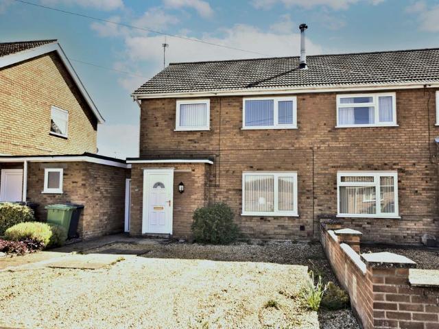 3 bedroom semi detached house to rent