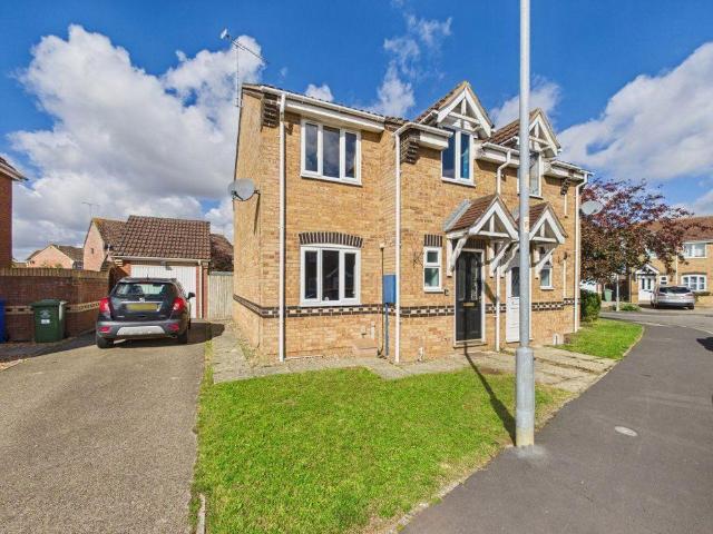 3 bedroom semi detached house to rent