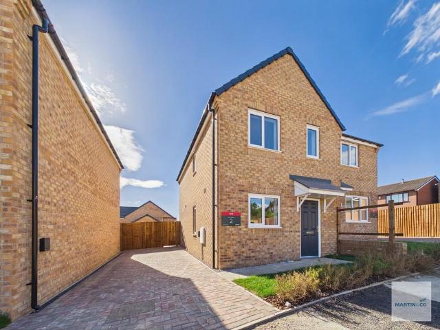 3 bedroom semi detached house to rent