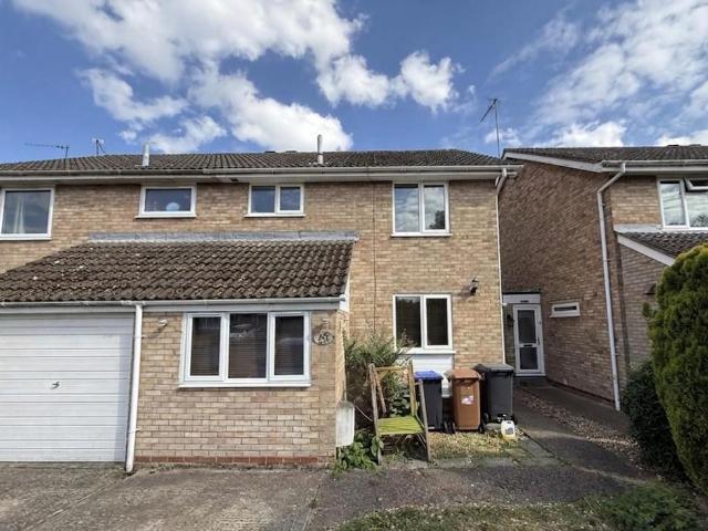 3 bedroom semi detached house to rent