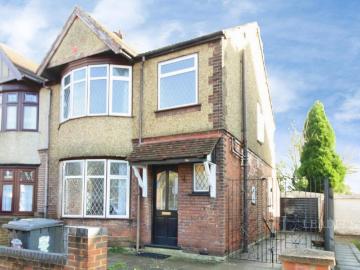 3 bedroom semi detached house to rent