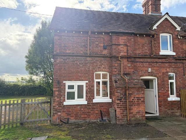 3 bedroom semi detached house to rent