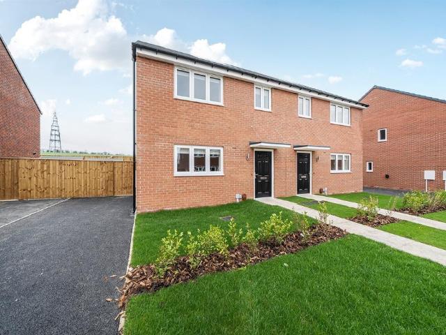 3 bedroom semi detached house to rent