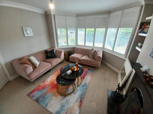 3 bedroom semi detached house to rent