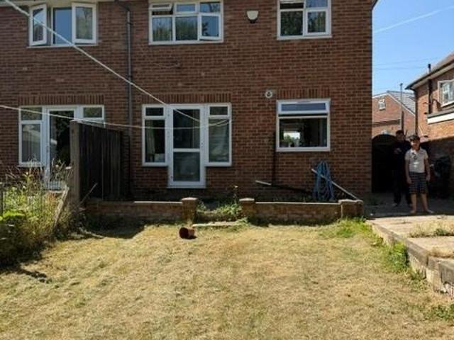 3 bedroom semi detached house to rent