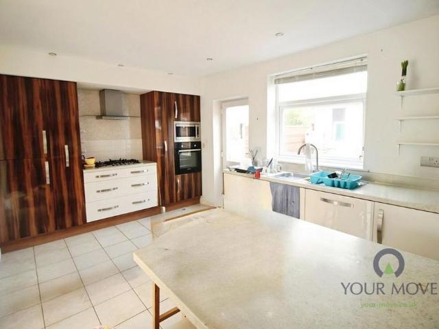 3 bedroom semi detached house to rent