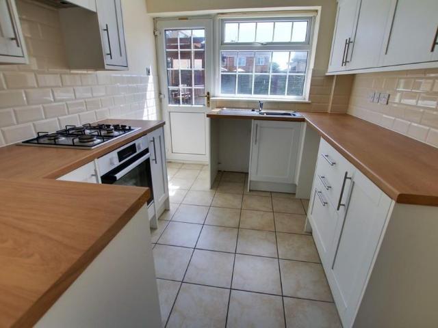 3 bedroom semi detached house to rent
