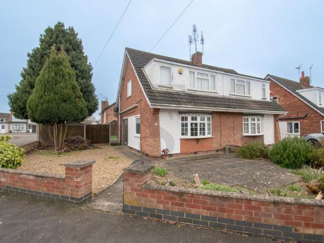 3 bedroom semi detached house to rent