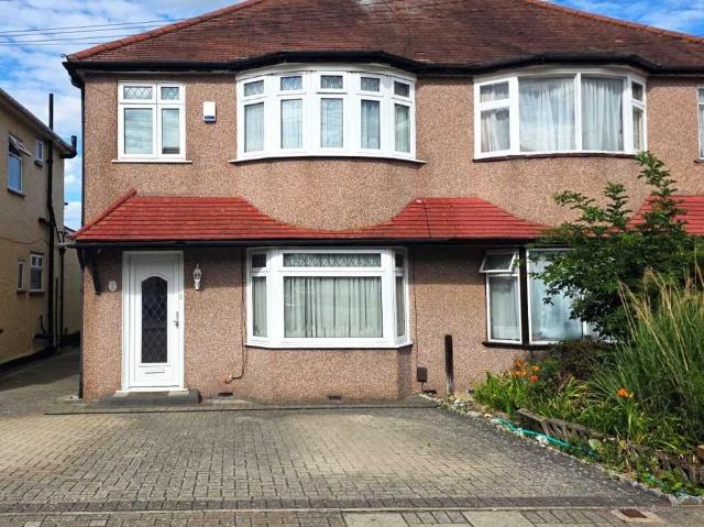 3 bedroom semi detached house to rent