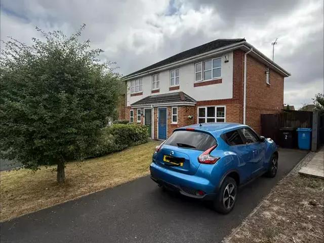 3 bedroom semi detached house to rent