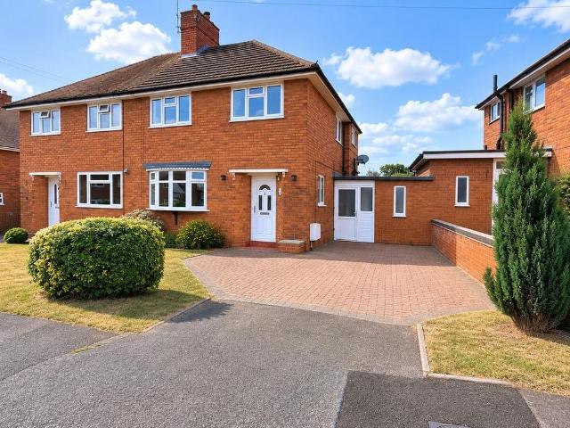 3 bedroom semi detached house to rent