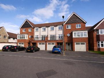 5 bedroom semi detached house to rent