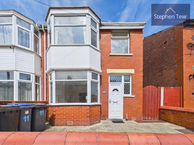 3 bedroom semi detached house to rent