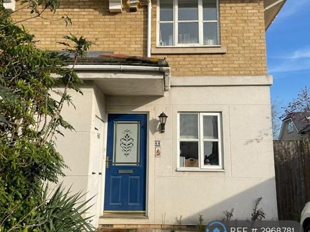 3 bedroom semi detached house to rent