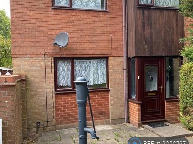 3 bedroom semi detached house to rent
