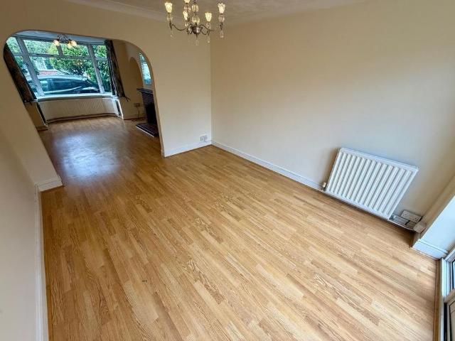 3 bedroom semi detached house to rent