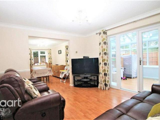3 bedroom semi detached house to rent