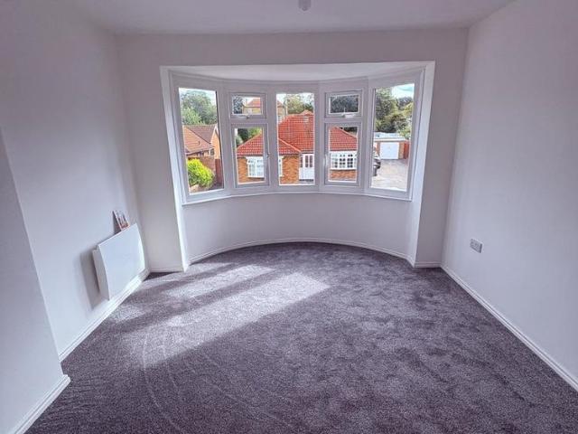 3 bedroom semi detached house to rent