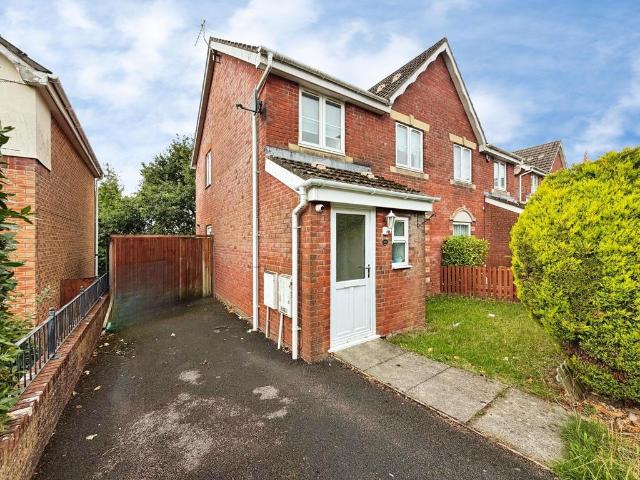 3 bedroom semi detached house to rent
